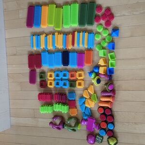 Bristle blocks 130 pieces